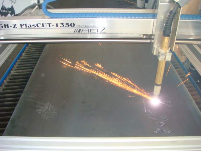 Plasmaschneideanlage_Plasmaschneider_Plasmabrenner_Torch_CNC_Frse_31.jpg