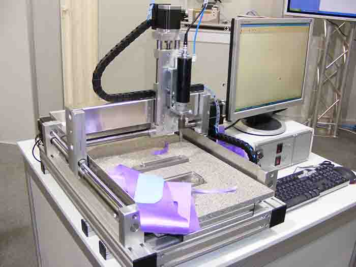 Ultraschallschweissen_cnc_fraesmaschine_Ultraschall_3.jpg